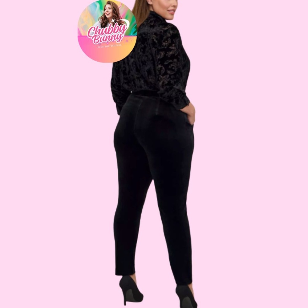 Torrid Relaxed Taper Velvet High-Rise Pant – Soft Stretch Velvet – Size 24R - Picture 5 of 6